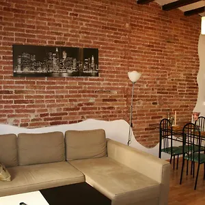  Apartamento Rustic 2 Bedroom Poble Sec